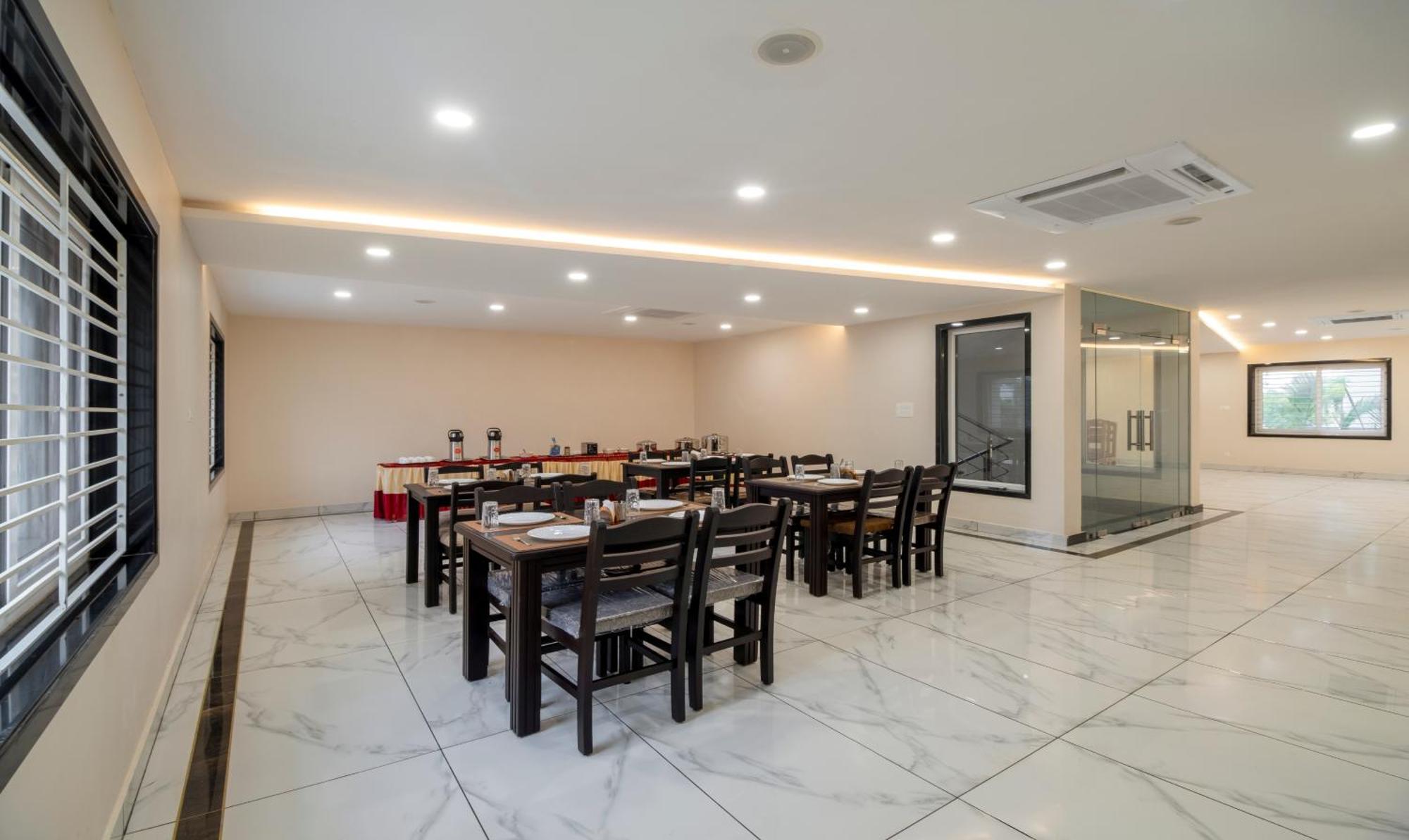 Treebo Sea Heights Hotel Kakinada Exterior photo